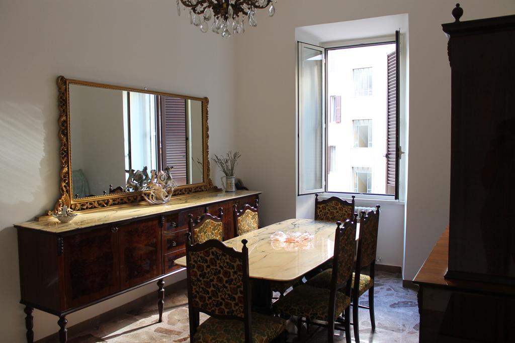 Termini Station Apartment Ai Due Cortili Presso Le Mura Aureliane Roma Exterior foto